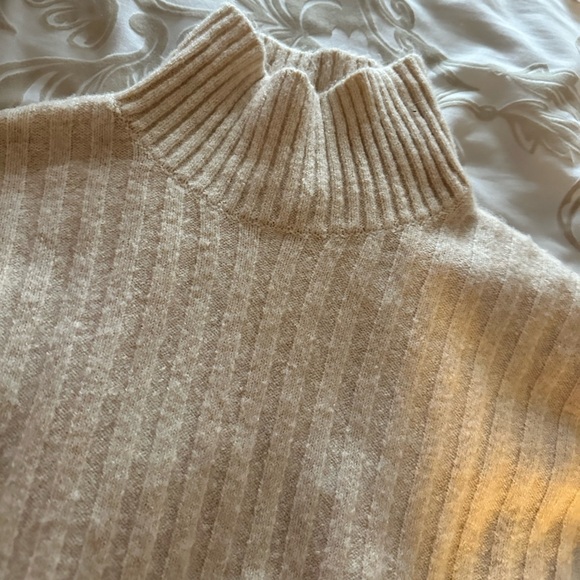 Time and Tru Mock Neck Sweater NWT - Picture 2 of 5